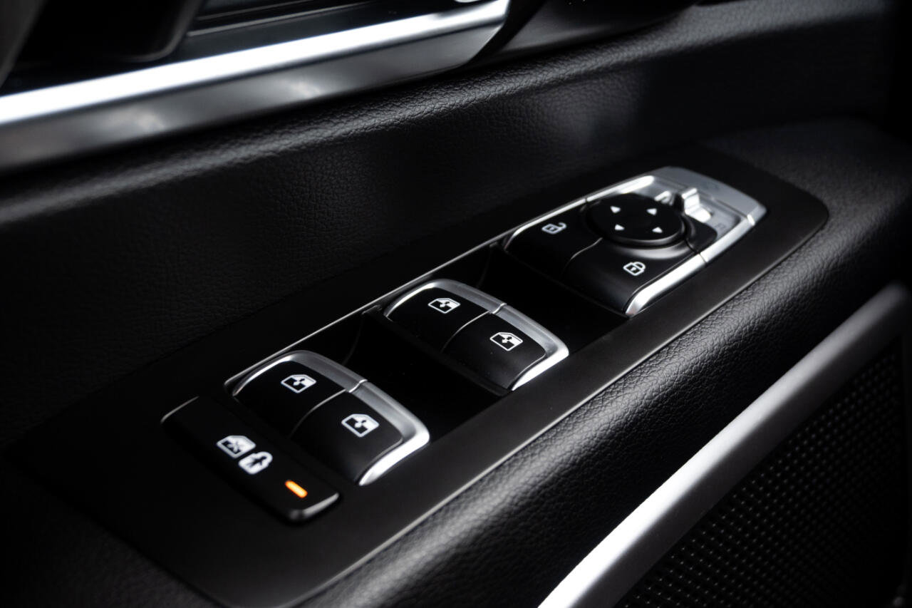 Used 2024 Kia Telluride EX w/ EX Captain's Chair Package image 37