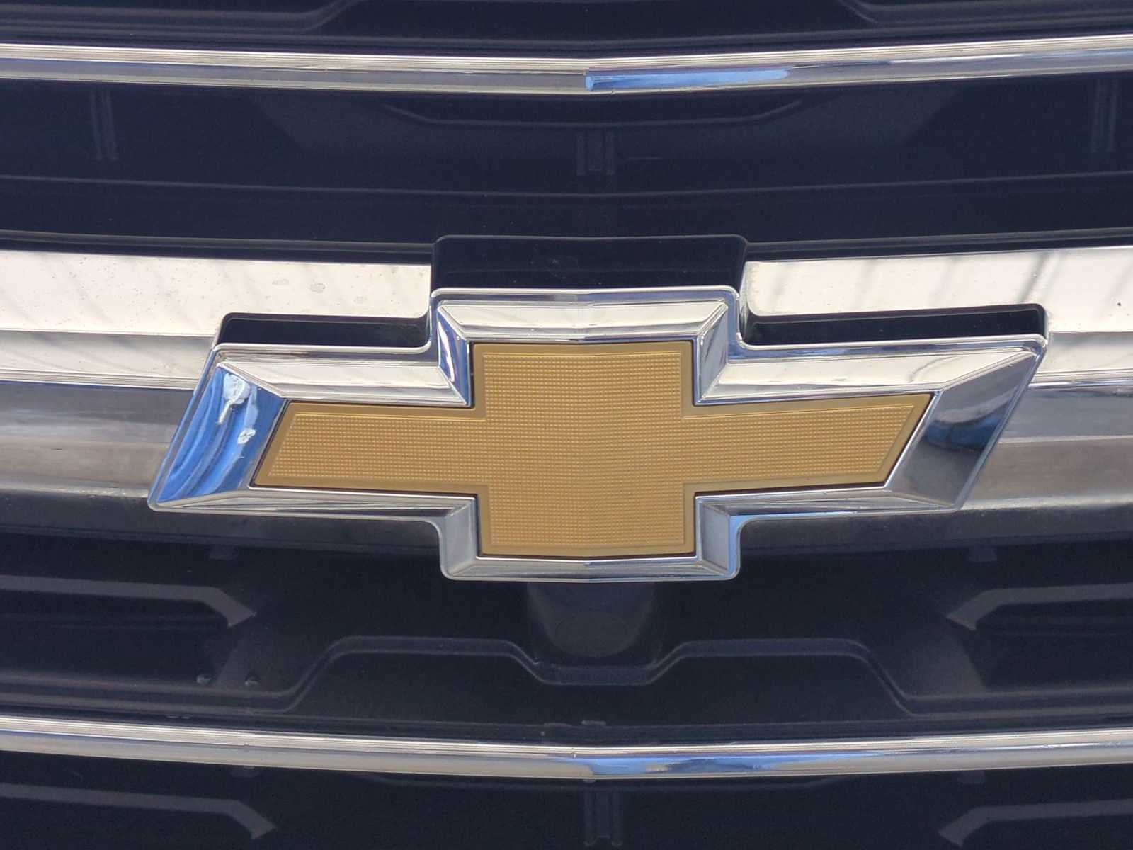 Used 2025 Chevrolet Traverse LT FWD image 8