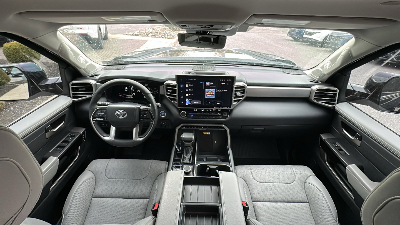 Used 2023 Toyota Tundra Limited image 27