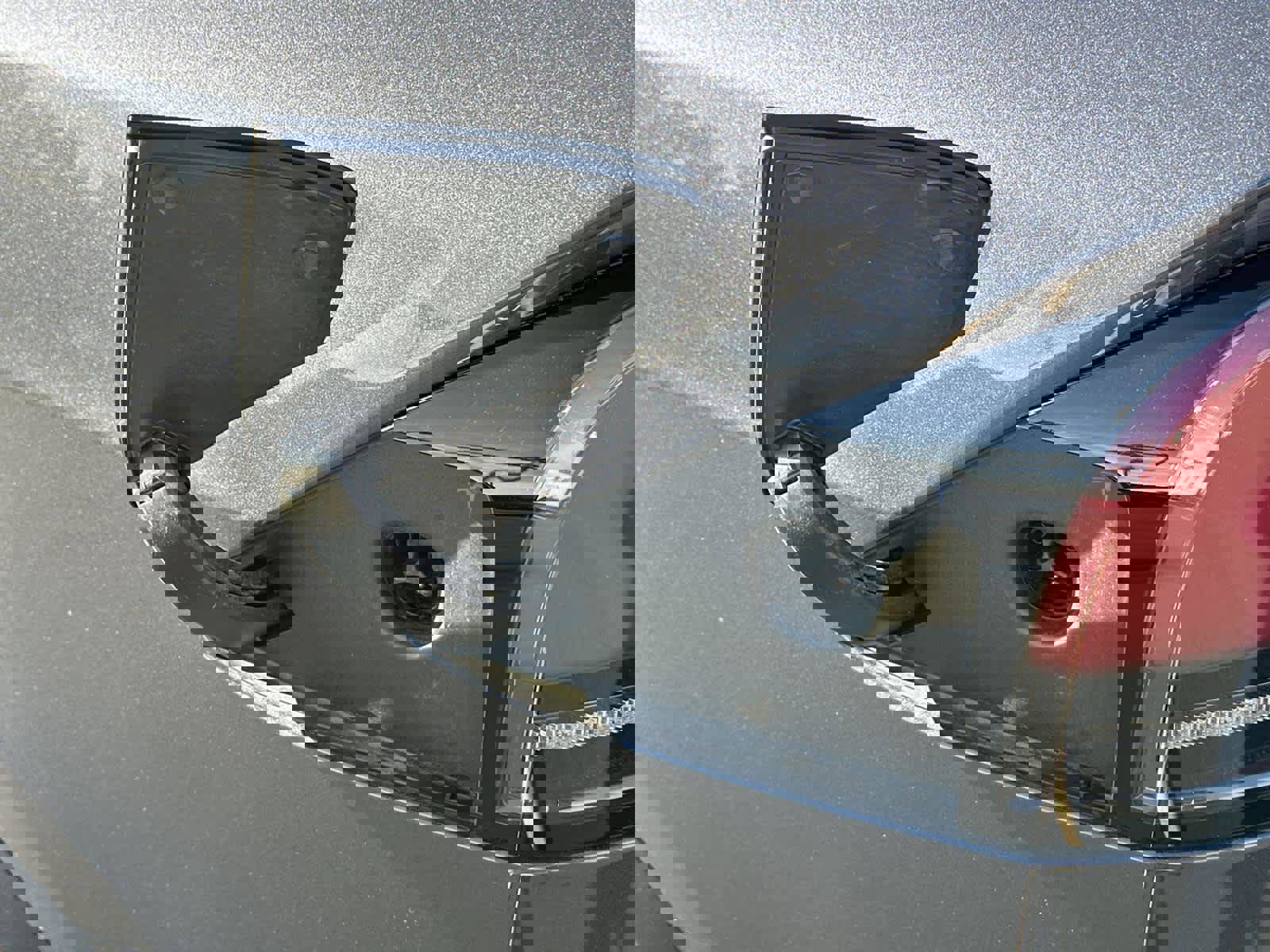 Used 2023 Tesla Model X Plaid image 9