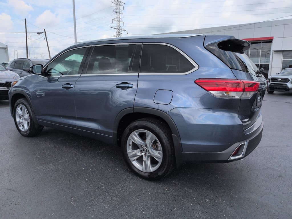 Used 2017 Toyota Highlander Limited AWD/4WD image 3