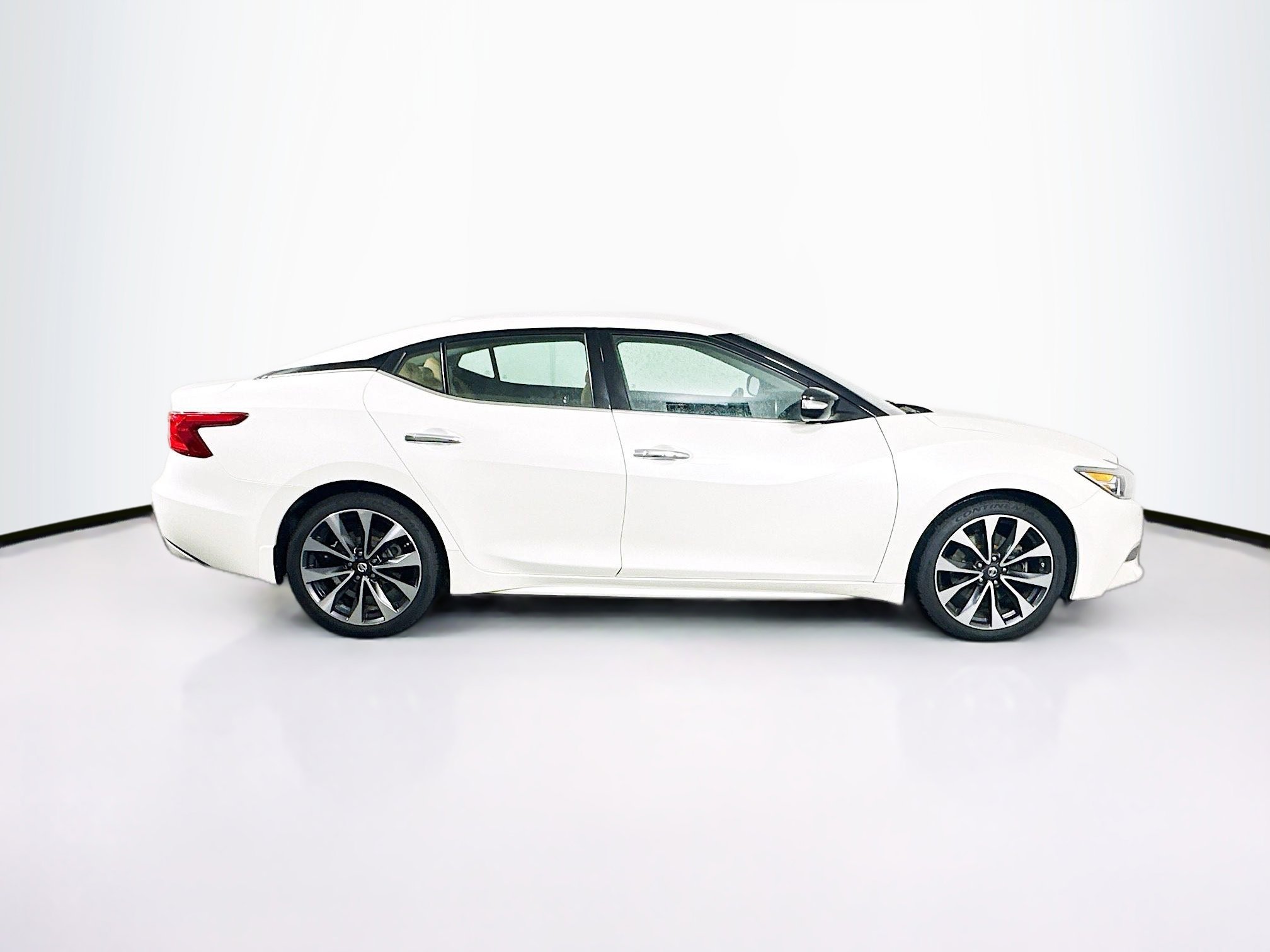 Used 2017 Nissan Maxima SR FWD image 10