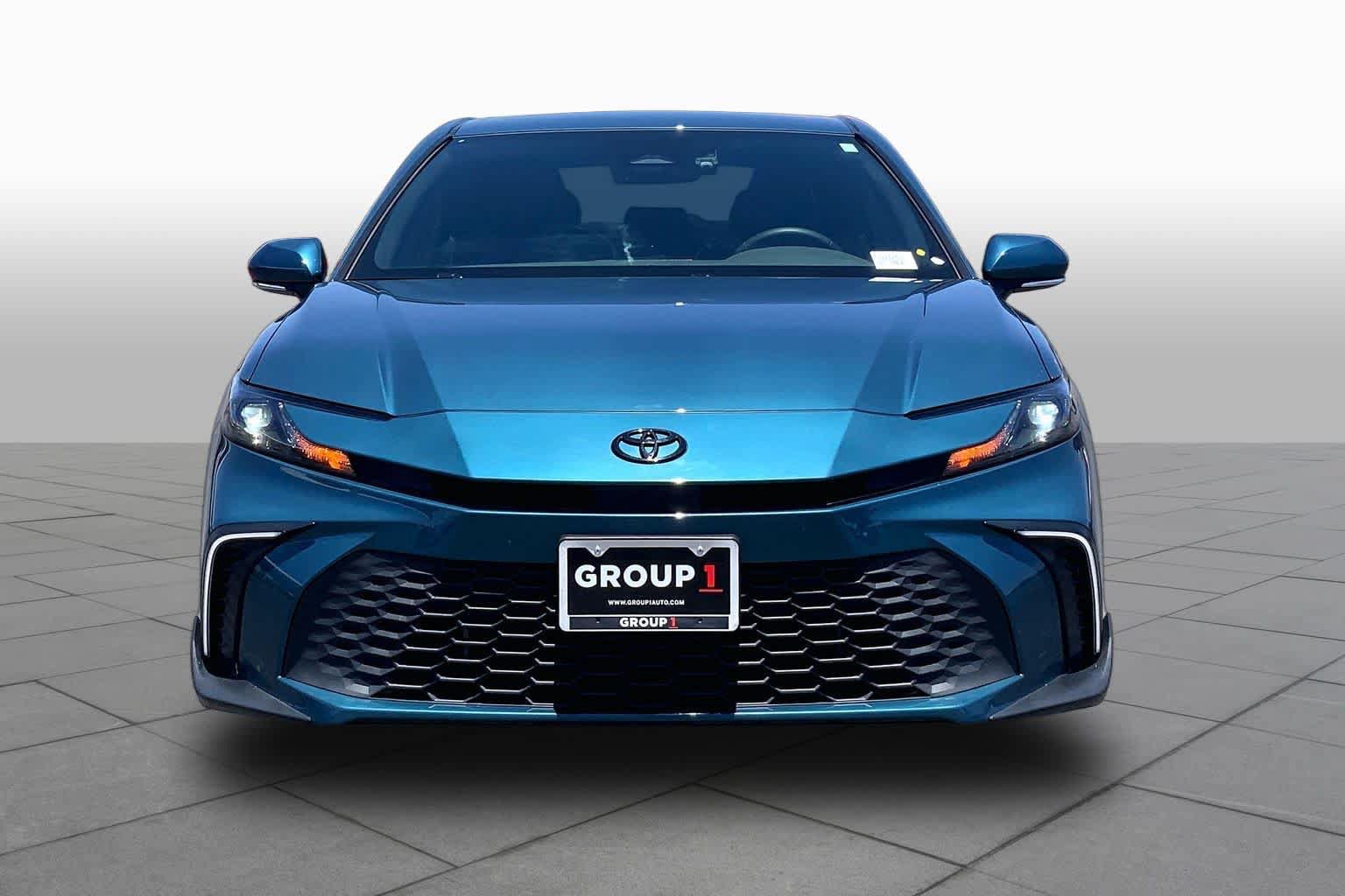 Used 2026 Toyota Camry SE w/ Convenience Package FWD image 4