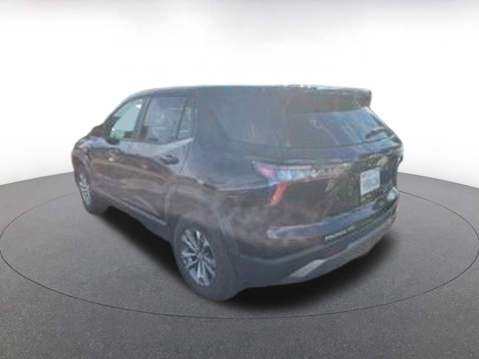 Used 2025 Chevrolet Equinox LT image 3