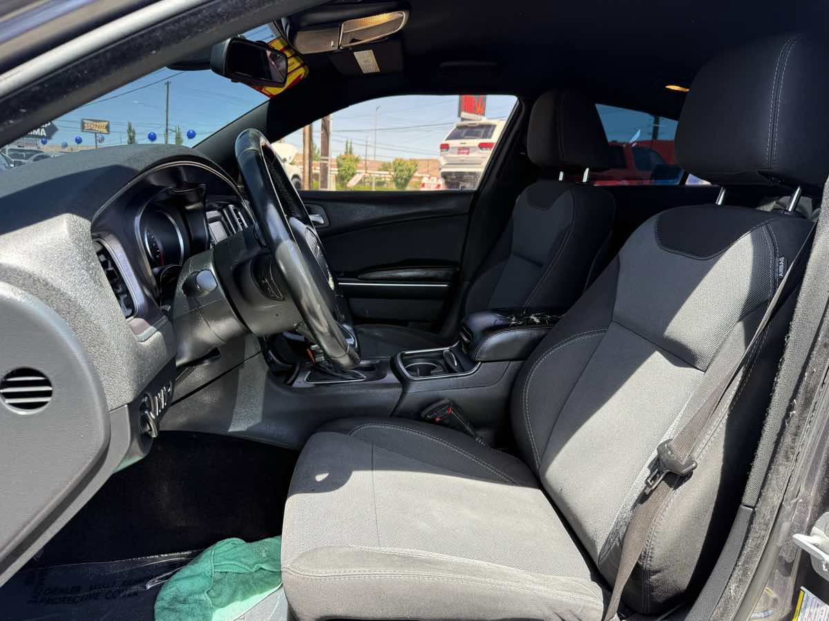 Used 2015 Dodge Charger SE w/ Sport Appearance Group RWD image 11