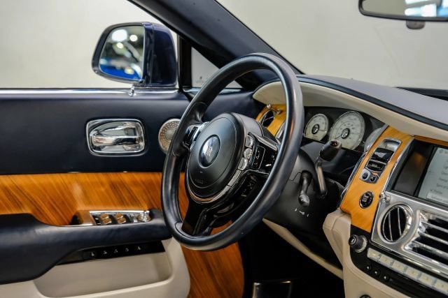 Used 2017 Rolls-Royce Wraith RWD image 19