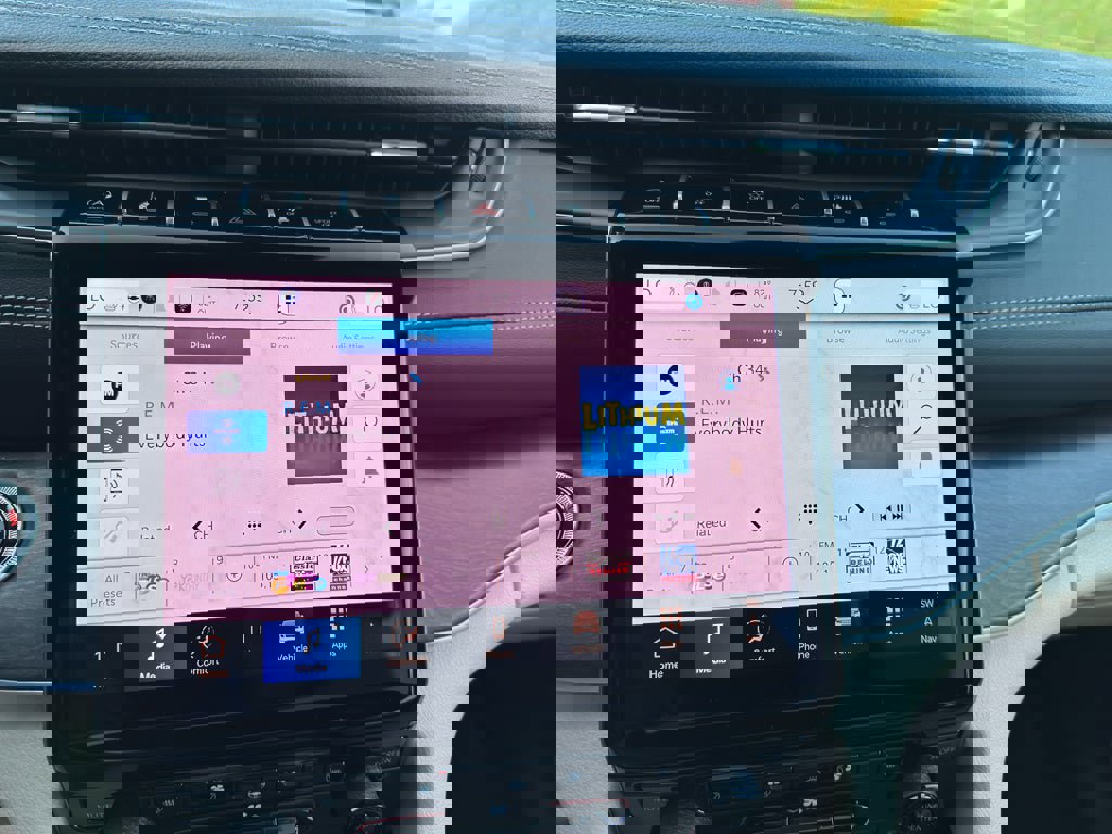 New 2025 Jeep Grand Cherokee L Limited w/ Luxury Tech Group II image 16