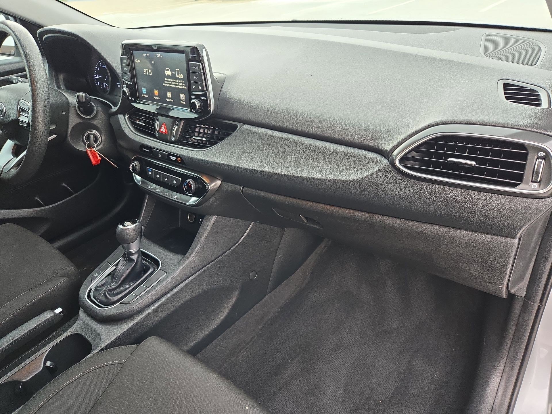 Used 2020 Hyundai Elantra GT image 29