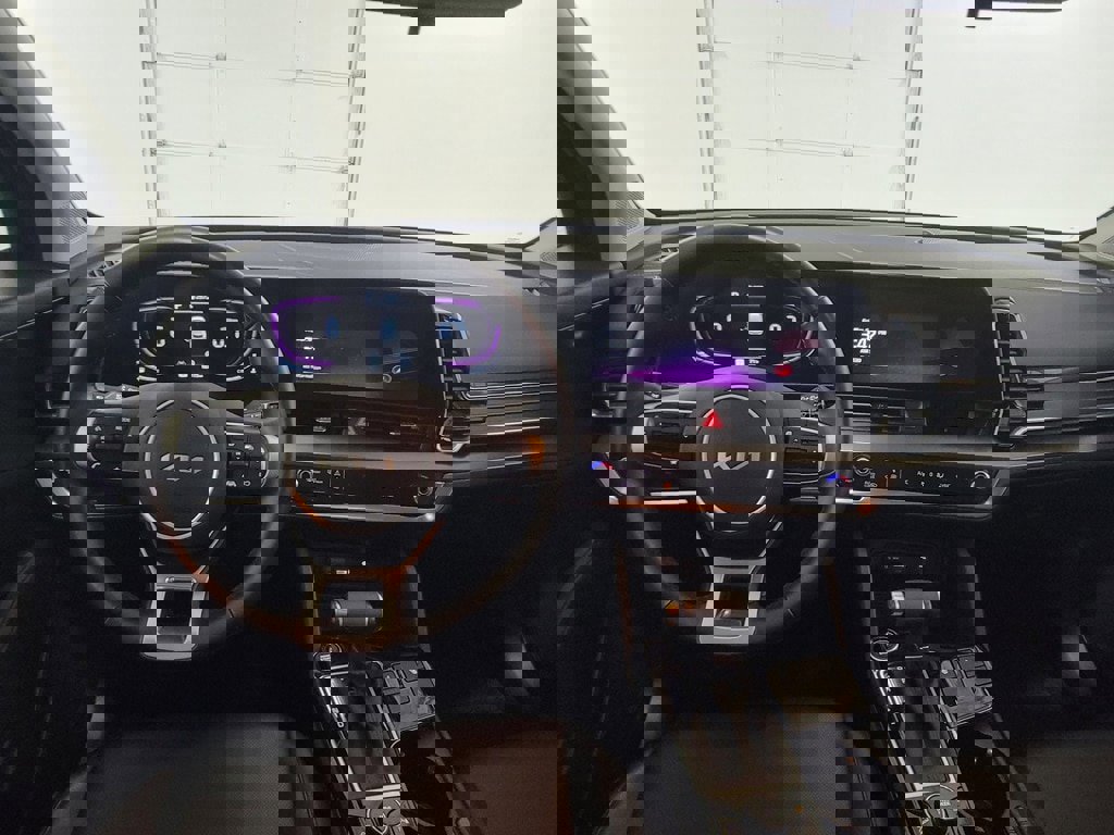 Used 2023 Kia Sportage EX image 12