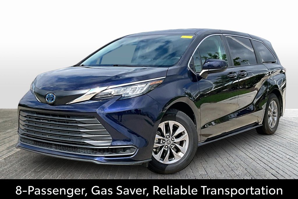 Used 2022 Toyota Sienna LE FWD image 3