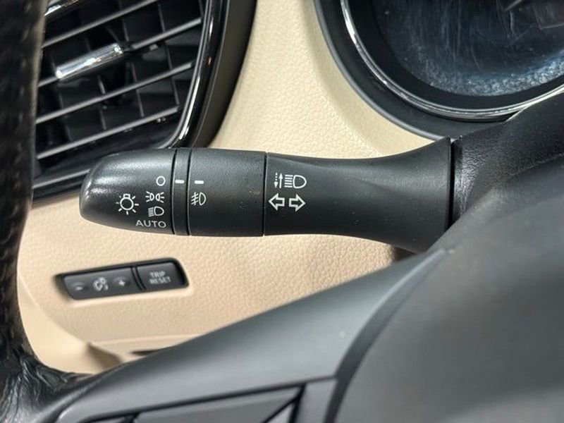 Used 2017 Nissan Rogue SL w/ SL Premium Package image 21