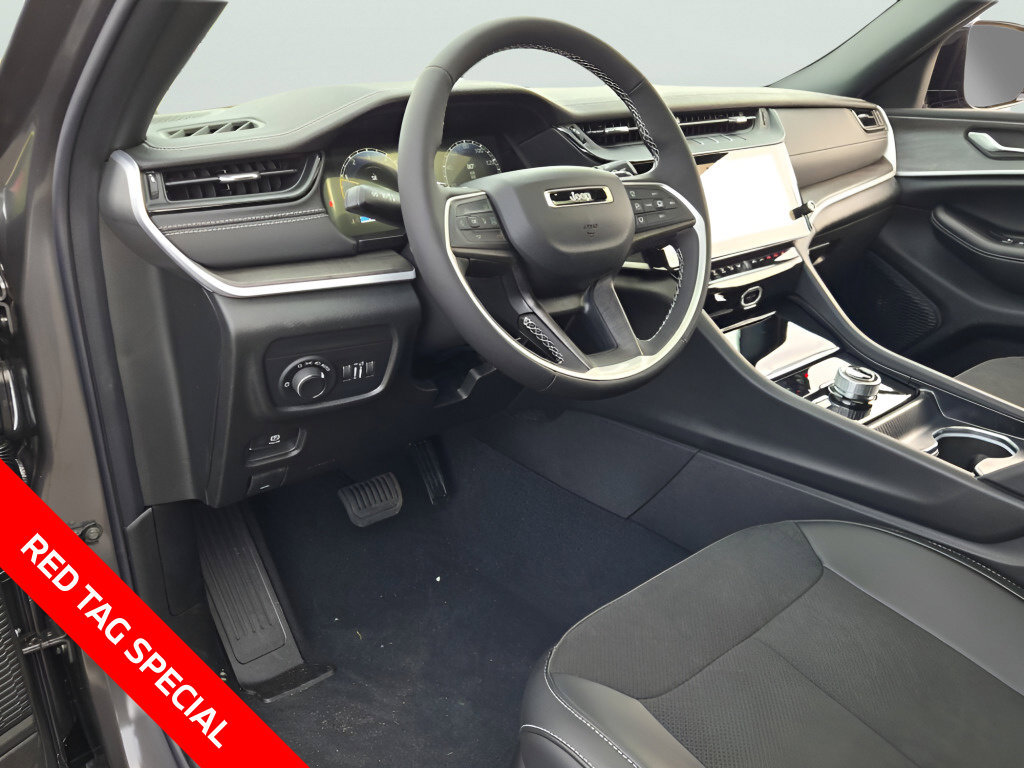 New 2026 Jeep Grand Cherokee Altitude AWD/4WD image 25