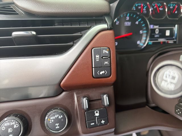 Used 2019 Chevrolet Suburban Premier AWD/4WD image 17