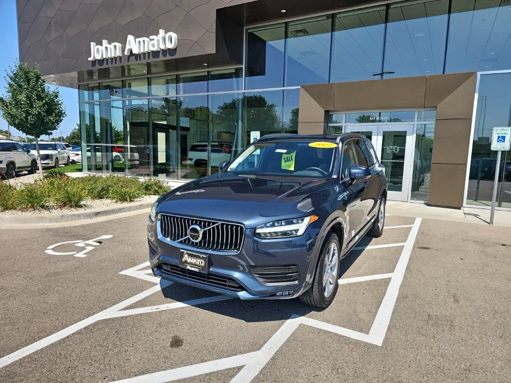 Used 2022 Volvo XC90 T5 Momentum AWD/4WD image 1