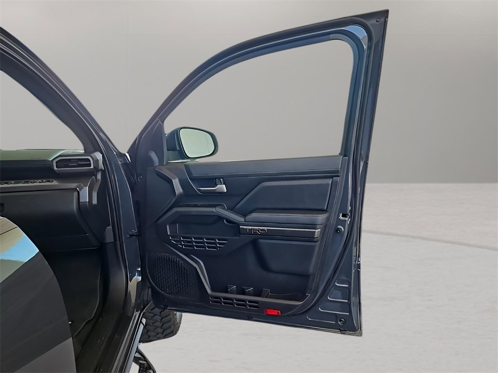 Used 2025 Toyota Tacoma 4x4 Double Cab Hybrid image 26