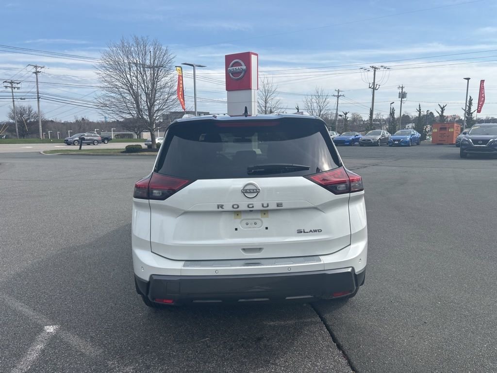 Used 2025 Nissan Rogue SL image 6