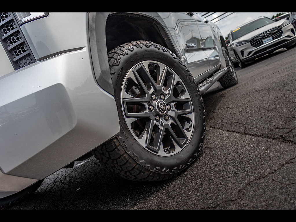 Used 2022 Toyota Tundra Limited AWD/4WD image 9