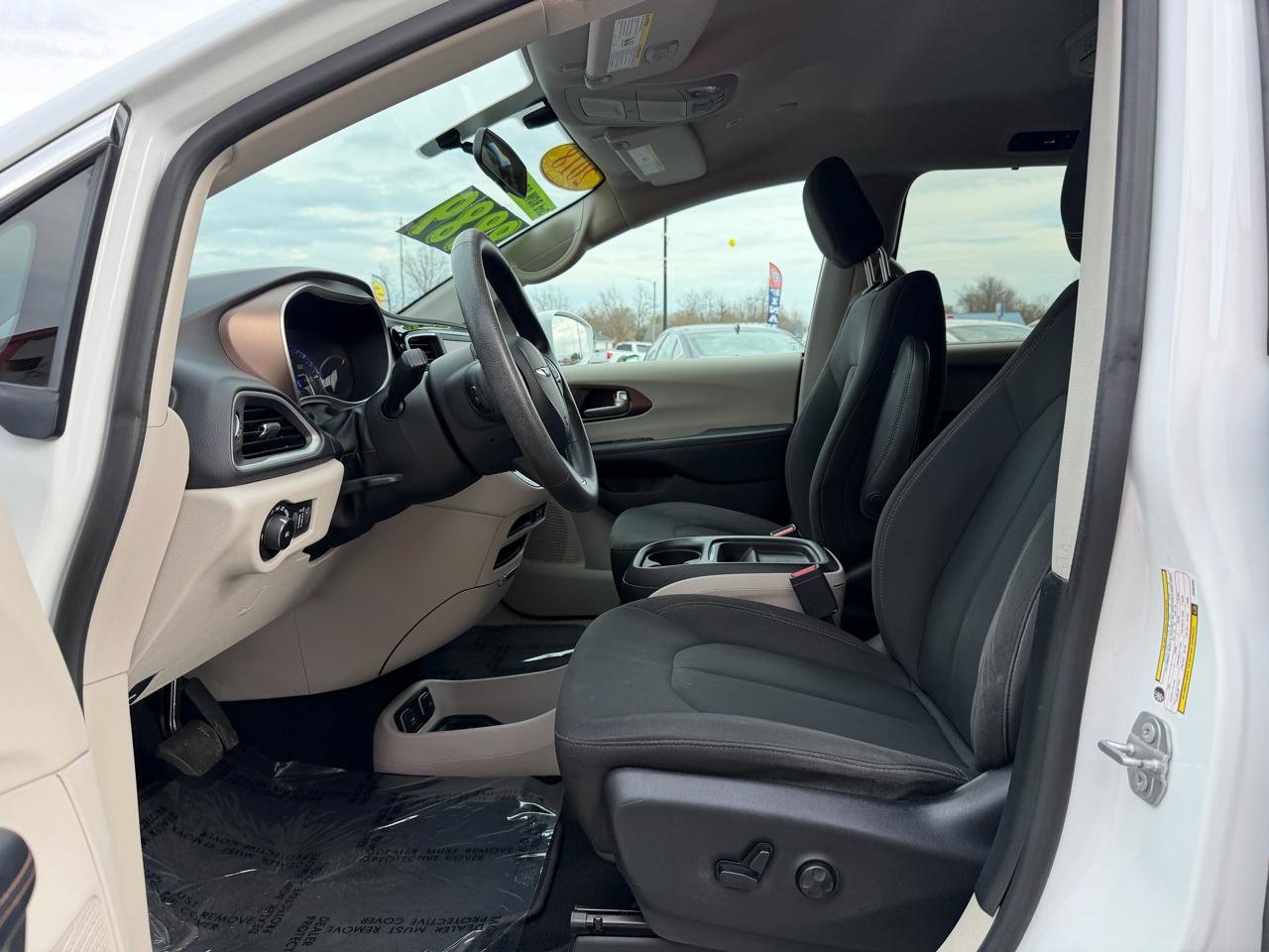 Used 2018 Chrysler Pacifica Touring Plus w/ Tire & Wheel Group image 14