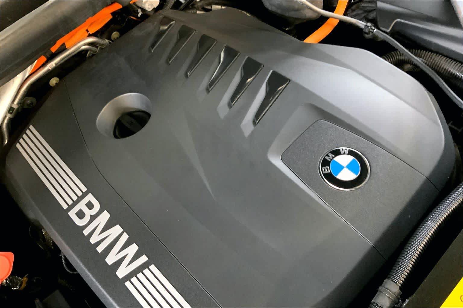 Used 2024 BMW X5 xDrive50e w/ M Sport Package AWD/4WD image 31