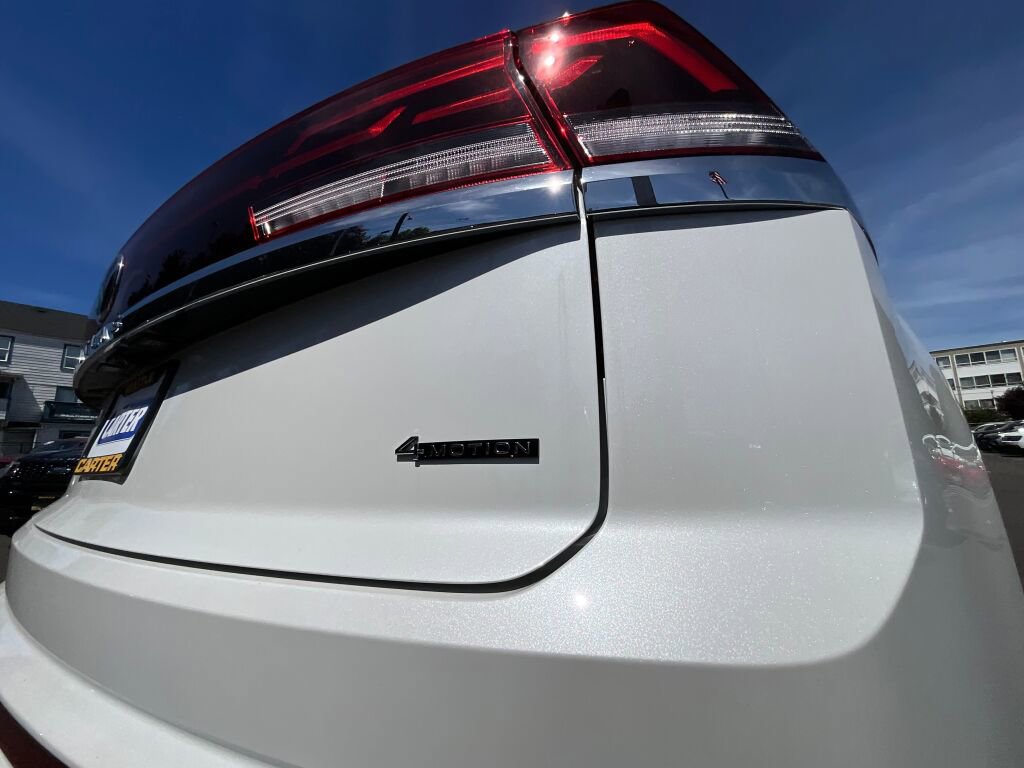 New 2025 Volkswagen Atlas Cross Sport SEL Premium R-Line image 9