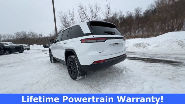Used 2026 Jeep Grand Cherokee Altitude AWD/4WD image 6