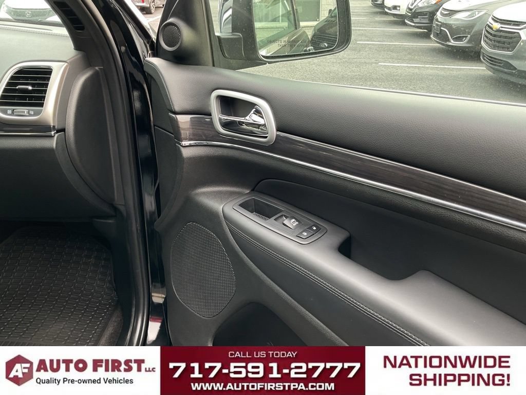 Used 2018 Jeep Grand Cherokee Overland AWD/4WD image 16