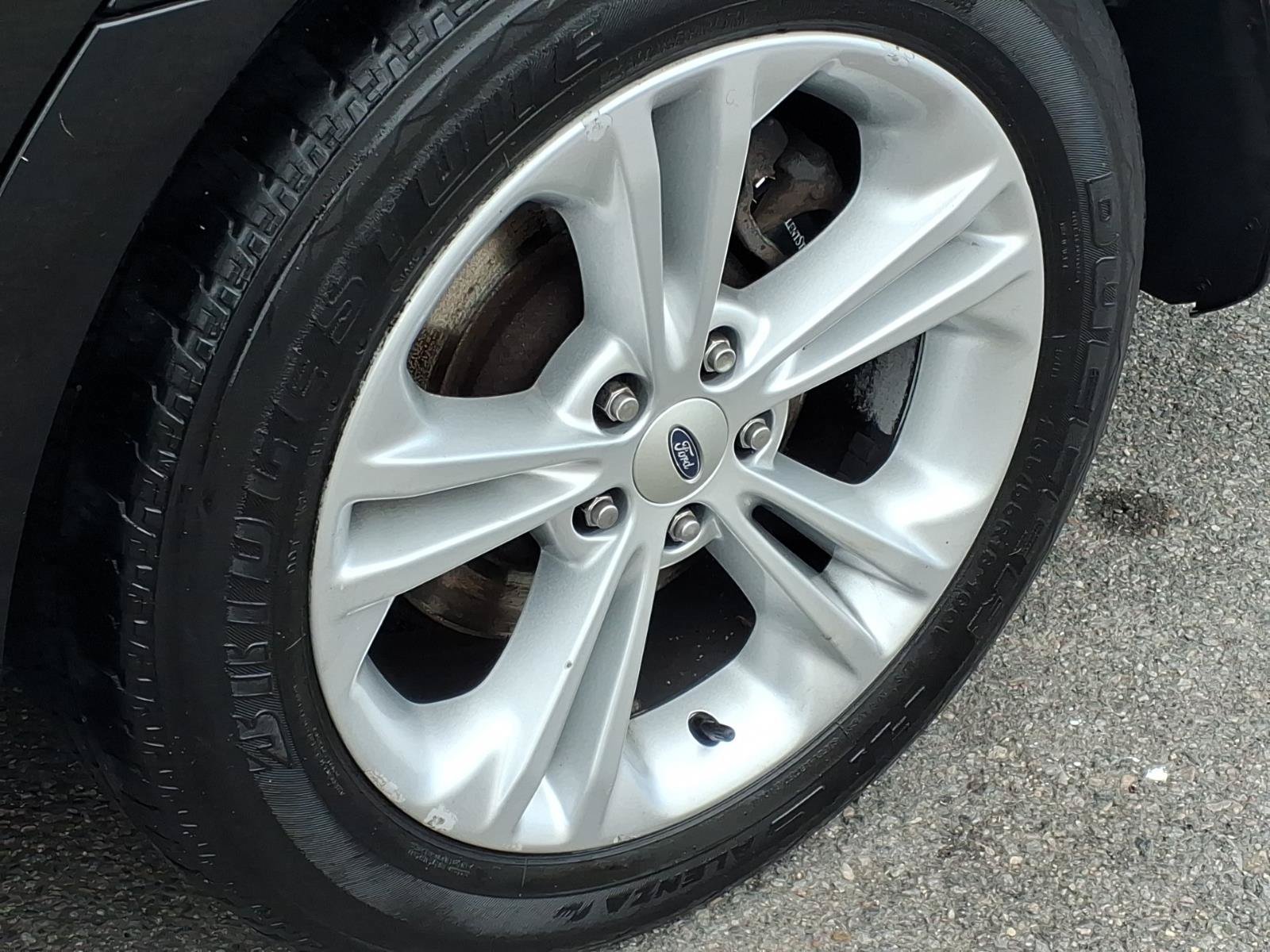 Used 2013 Ford Taurus SEL FWD image 8