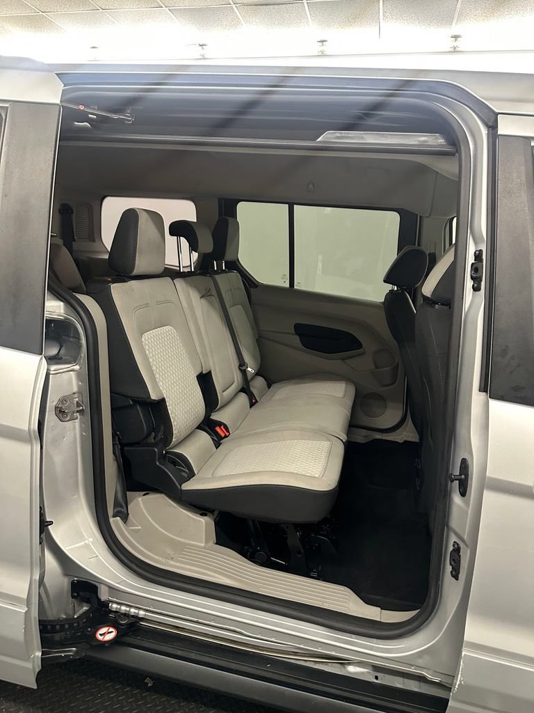 Used 2022 Ford Transit Connect XLT FWD image 28