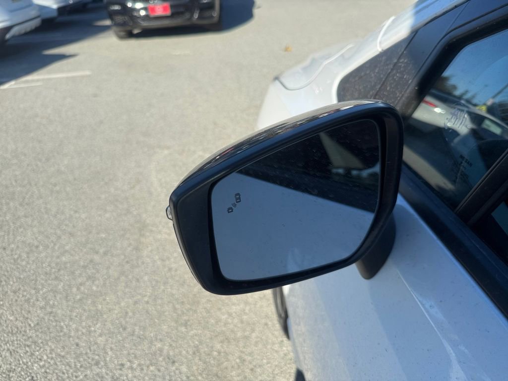 Certified 2025 Nissan Versa SR w/ Trunk Package image 36