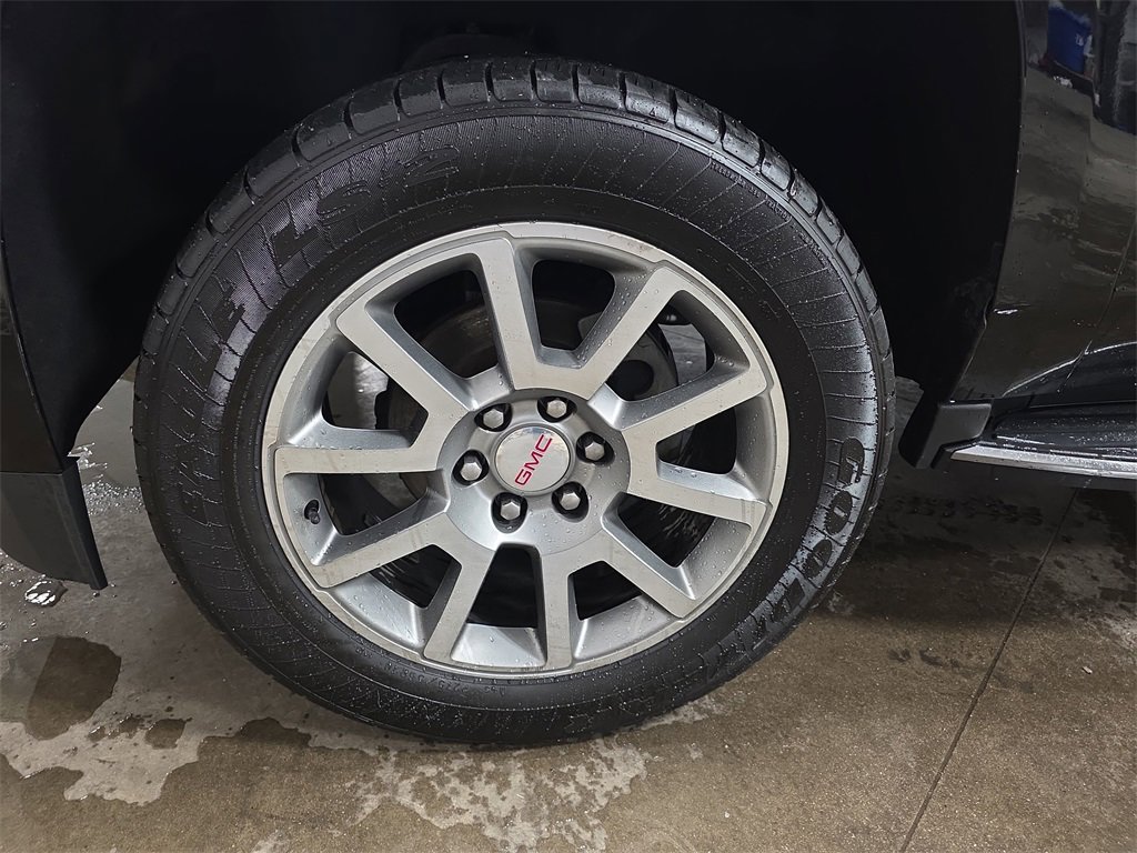 Certified 2019 GMC Yukon Denali w/ Open Road Package image 37