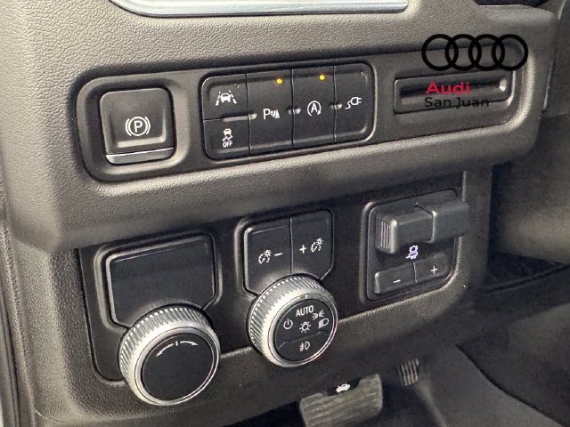 Used 2021 GMC Yukon SLT w/ SLT Luxury Plus Package RWD image 35