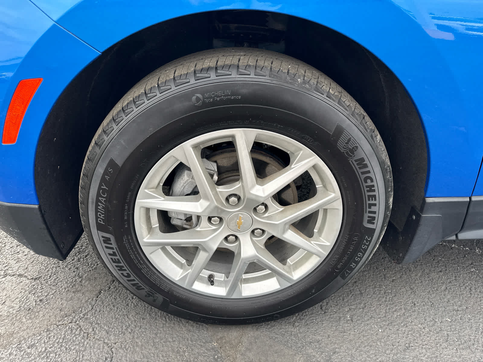 Certified 2024 Chevrolet Equinox LT w/ LPO, Floor Liner Package FWD image 9