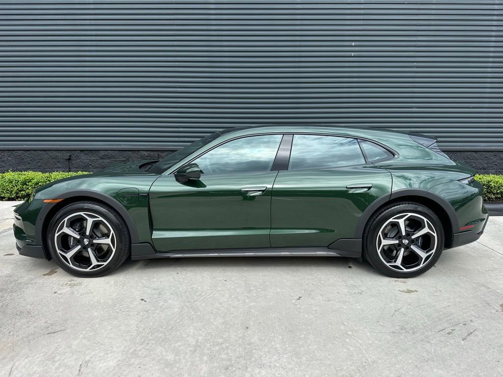 Used 2025 Porsche Taycan 4 Cross Turismo image 2