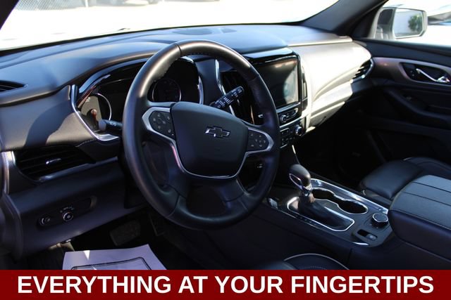 Used 2023 Chevrolet Traverse Premier w/ Redline Edition AWD/4WD image 2