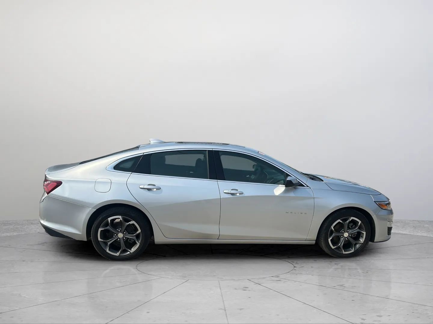 Used 2021 Chevrolet Malibu LT image 12