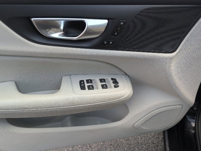 Used 2024 Volvo S60 B5 Plus image 14