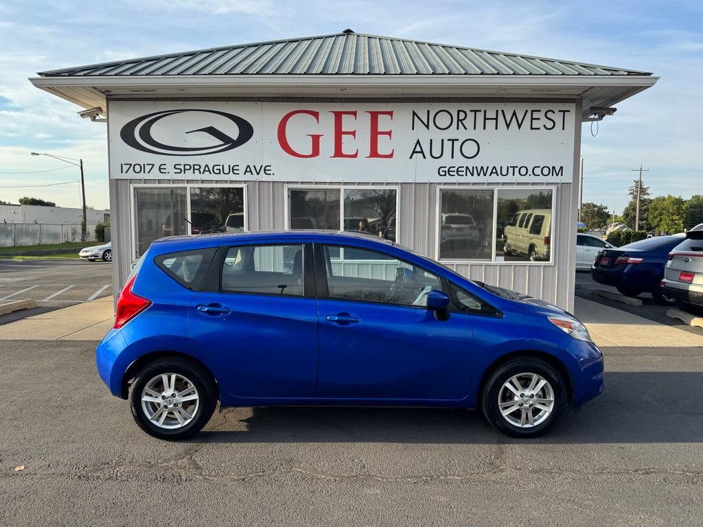 Used 2015 Nissan Versa Note SV FWD image 2