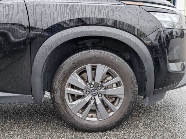 Used 2024 Nissan Pathfinder SV FWD image 11