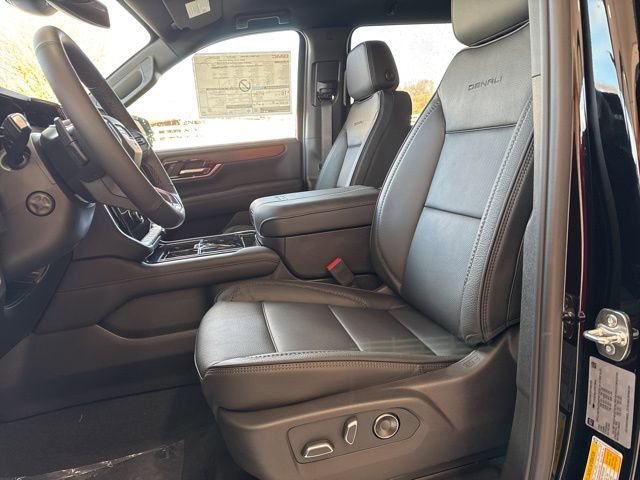 New 2026 GMC Yukon XL Denali image 4