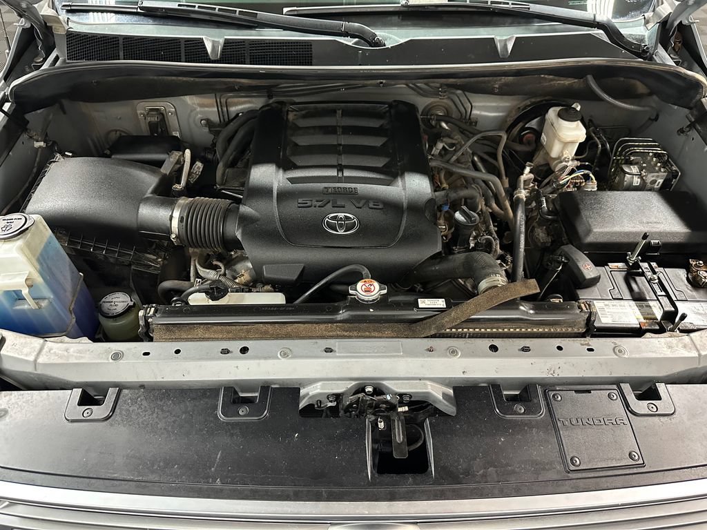 Used 2019 Toyota Tundra Limited w/ Limited Premium Package AWD/4WD image 34