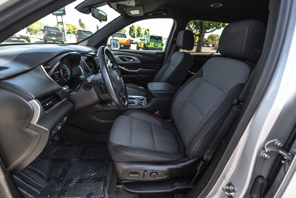 Used 2022 Chevrolet Traverse LT AWD/4WD image 19