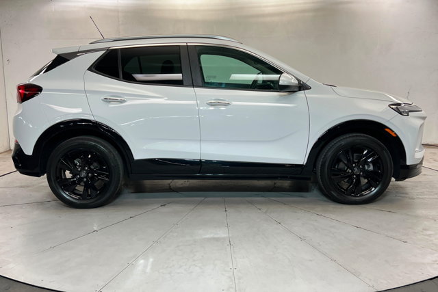 Used 2024 Buick Encore GX Sport Touring FWD image 6