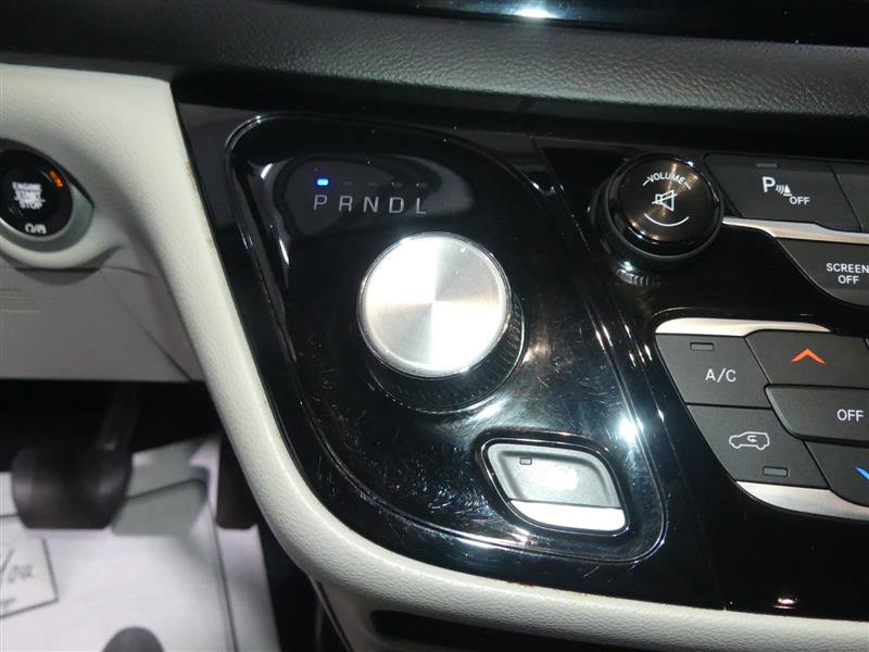 Used 2017 Chrysler Pacifica Touring-L Plus image 37