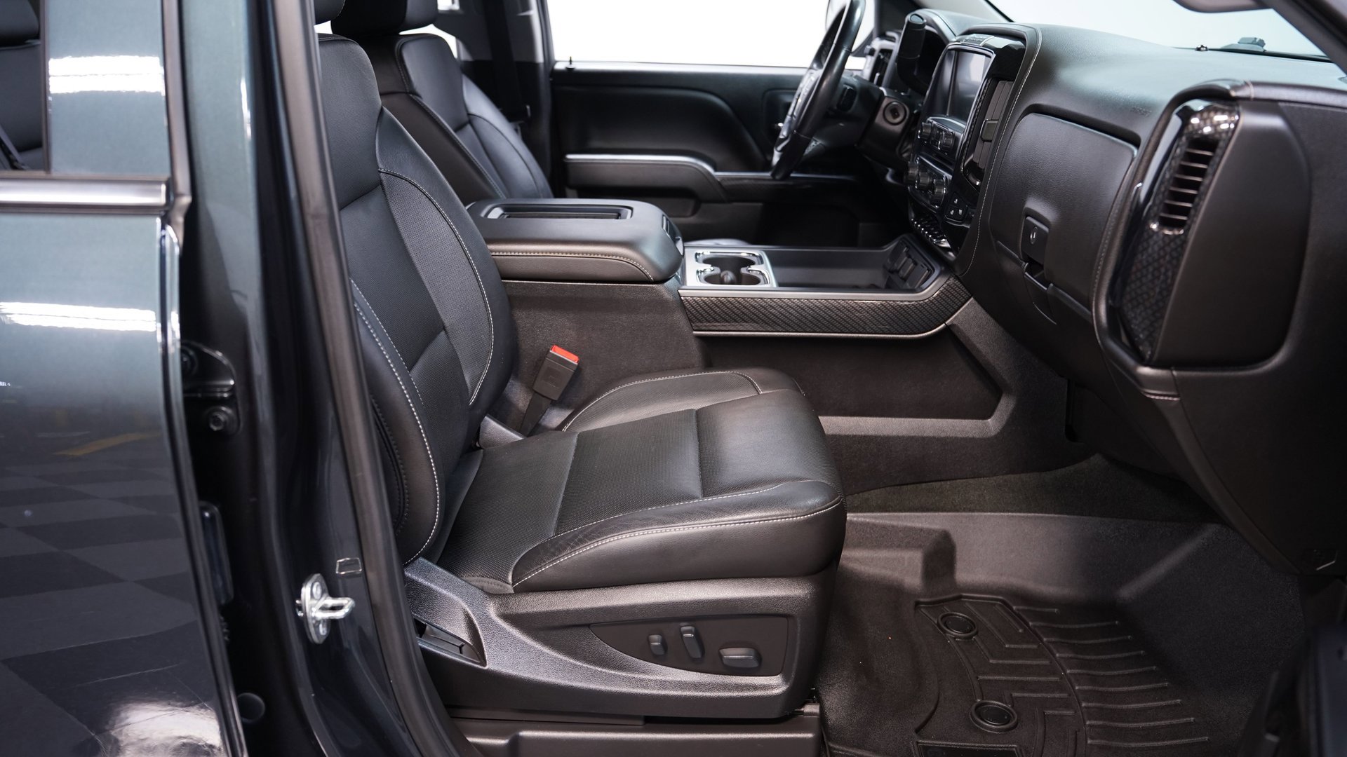 Used 2018 GMC Sierra 1500 SLT image 37