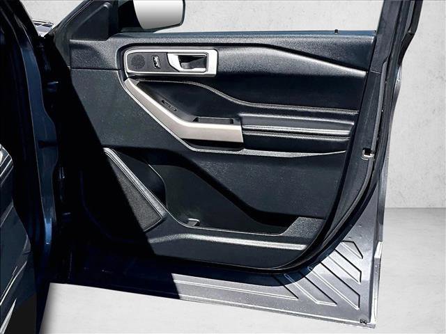 Used 2023 Ford Explorer XLT w/ Equipment Group 202A image 18