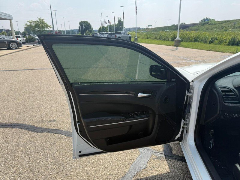 Used 2019 Chrysler 300 S RWD image 9
