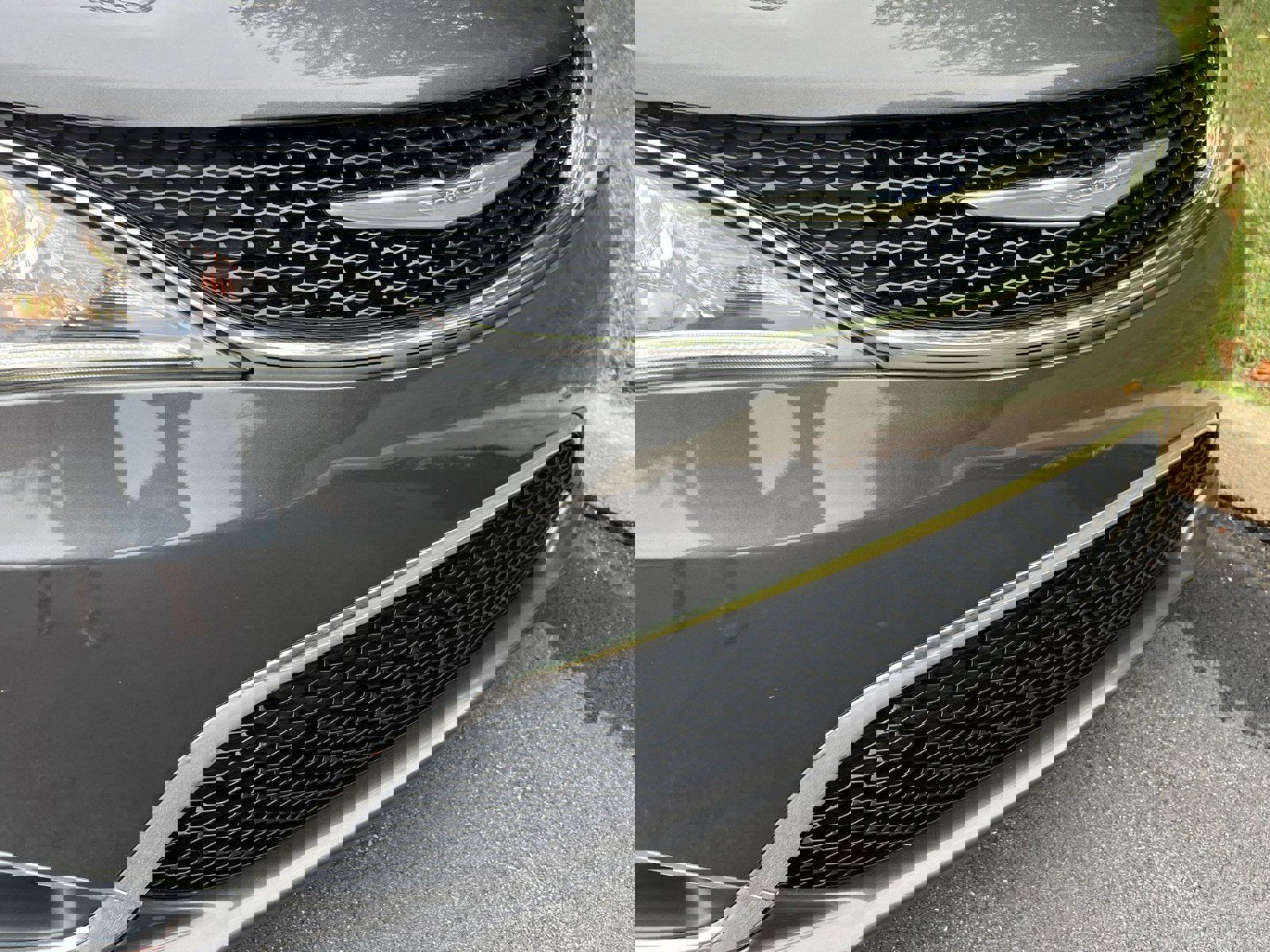 Used 2017 Chrysler Pacifica Touring-L w/ Tire & Wheel Group image 61