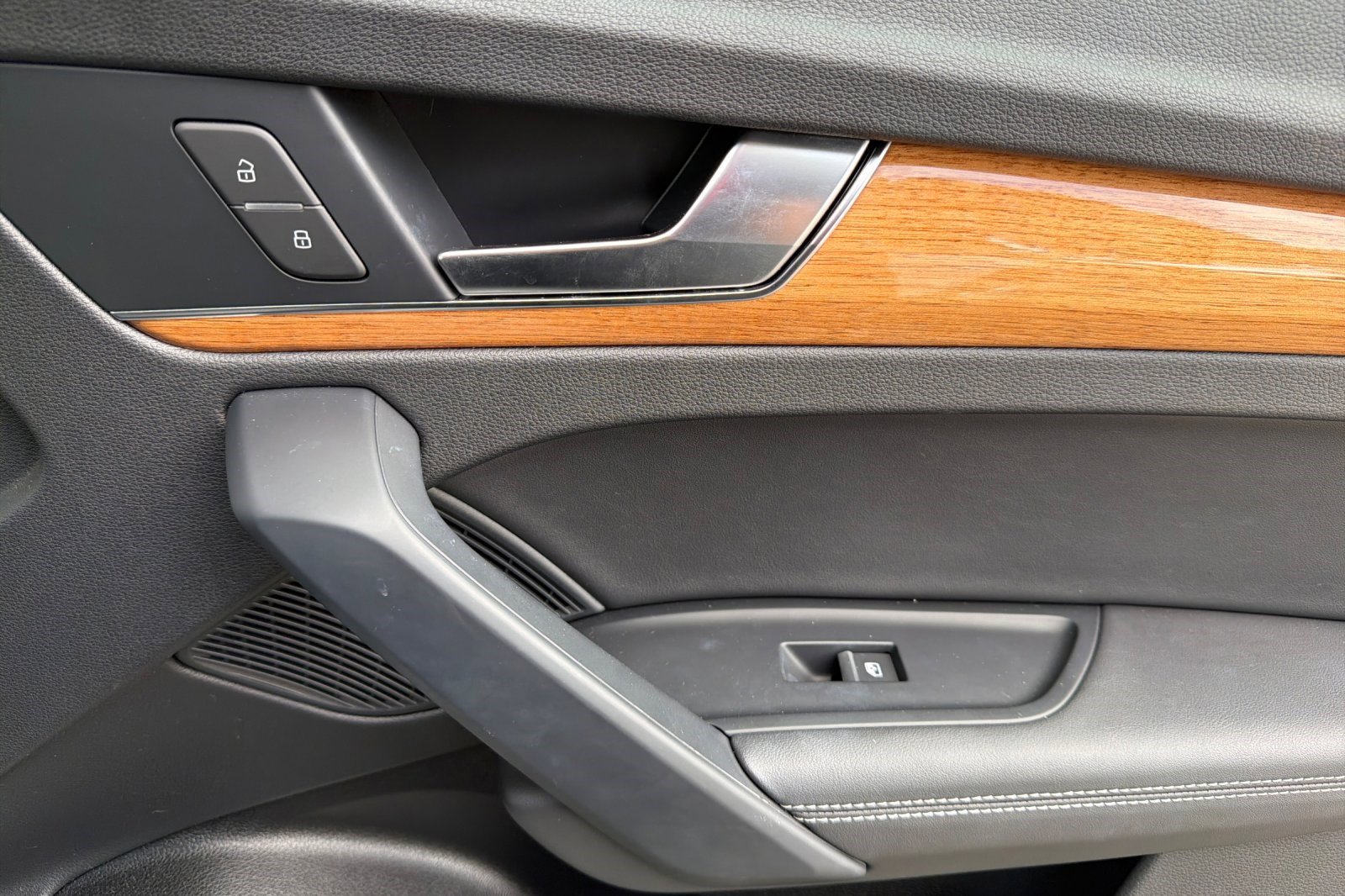 Used 2021 Audi Q5 Prestige w/ Prestige Package image 22