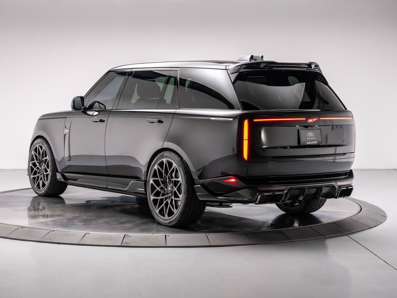 Used 2026 Land Rover Range Rover Long Wheelbase Autobiography AWD/4WD image 3