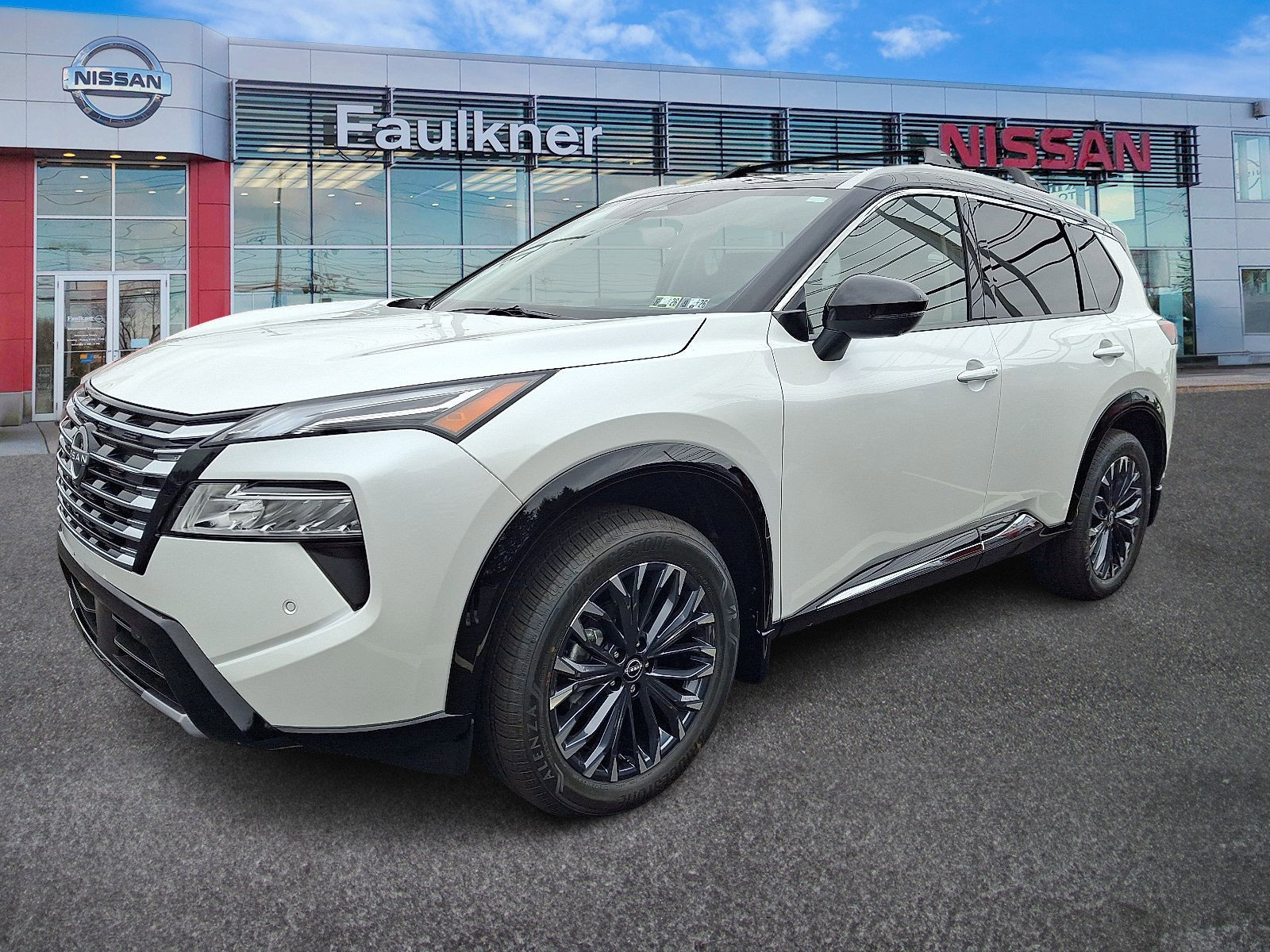 New 2026 Nissan Rogue Platinum image 3